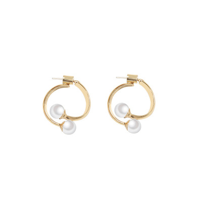 2019 fashion Earrings girl fashion Korean temperament web celebrity style exaggerated sense of pearl double C studs Earrings