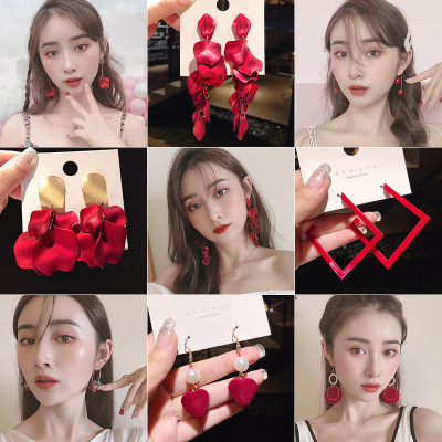 The pendant Korean web celebrity simple face thin earrings