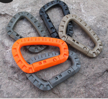 ITW lightweight medium tactical outdoor climbing kit with external hanging plastic quick latchkey D button outdoor items