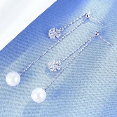 925 Silver Needle Zircon Flower Pearl Earrings Personality and Fashion Earrings Asymmetric Stud Earrings for Women Korean Jewelry
