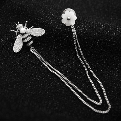 Zircon Bee Bells of Ireland Brooch New Chain Tassel Corsage Businese Suit Accessories Women's Clothing Pin Buckle Double Collar Pin
