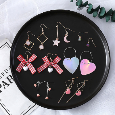 One week suit ear studs female temperament Korea individual character is contracted small the earring that suits round face goes with girl heart ins joker