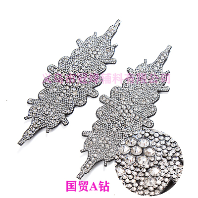 Non-woven cloth hot-drilling manufacturers lace headwear water drill belt buckle hot melt rubber bottom can be woven various patterns