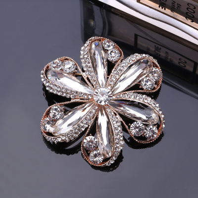 Cross-border hot-selling flower crystal brooch high-end temperament clothing accessories brooch manufacturers direct