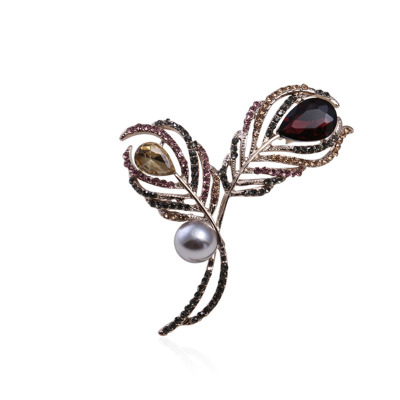 New Chesapeake edition fashionable alloy feather high - grade crystal thanks hundred collocation is acted the role of fashionable New product brooch