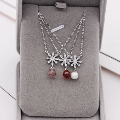 S925 pure silver plated platinum garnet snowflake necklace snowflake sticky strawberry crystal crystal court
