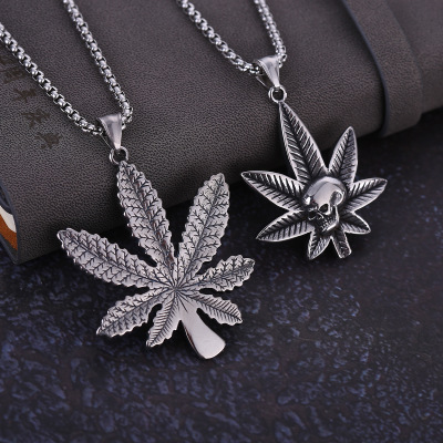 New maple leaf pendant necklace pendant hip hip hip personality skull pendant style