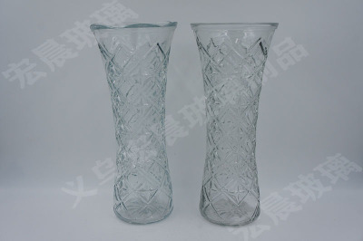 There are many styles of 25cm high glass vases with flat mouth and transparent glass Vases