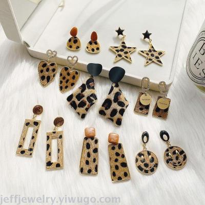 Leopard print earrings wool ball earrings plush feminine move web celebrity stud, 2019 new autumn/winter long earrings