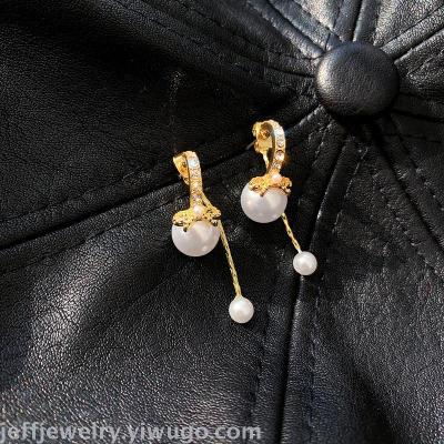 A: Korean personality pearl tassel earrings before and after the doctoral degree