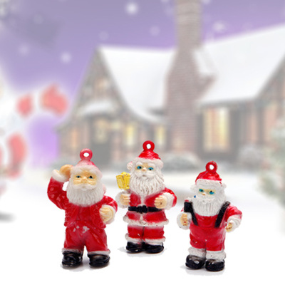 The 2015 new creative children's toys include many cute cartoon models of Santa Claus