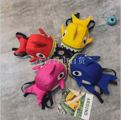 Manufacturers direct school bag children cartoon shark kindergarten Korean version of the backpack to prevent lost travel backpack