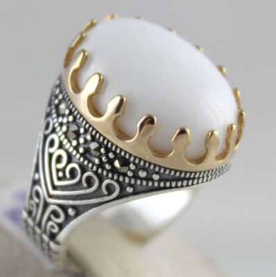 Rong Yu Wish Hot Selling 925-Plated Vintage Moonstone Ring Inlaid with Bright Black Diamond Creative Two-Color Crown Ring