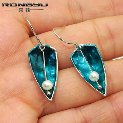 Rong Yu Wish AliExpress New Hot Selling Vintage Green Leaf Pearl Earrings European and American Fashion Creative Ornament Wholesale