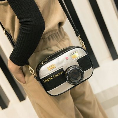The new style quirky camera bag is a shoulder cross chain bag for mobile phone ladies