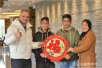 Foreigners return to their homes in Yiwu