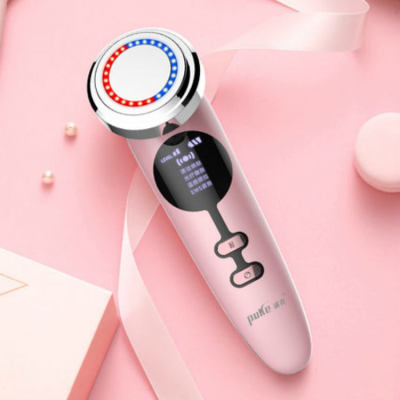 The new multi - functional beauty instrument with red and blue light is 2 massage The pores and The clean The face at home