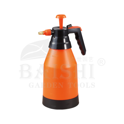 Household pneumatic sprayer watering pot gardening watering pot watering pot watering pot watering pot thickening spray pot disinfection 1.5 L