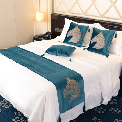 New European Luxury High-End Precision Velveteen Rhinestone Horse Head Bed Runner Villa Hotel Bedroom Bed Runner Customization