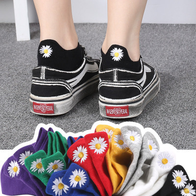 2020 spring and summer new socks female Korean g-dragon heel with a small Daisy embroidery socks wholesale