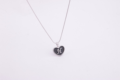Amazon cross-border hot style stainless steel pendant 26 letters pendant titanium steel heart necklace