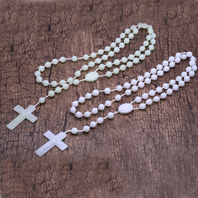 Religious church gifts gifts 8mm self-luminous rosary cross necklace yiwu wholesale cross