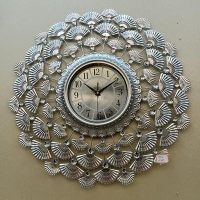 Amazon Hot Factory Foreign Trade European Unique Creative Simple Silver round Iron Mute Decoration Iron Clock