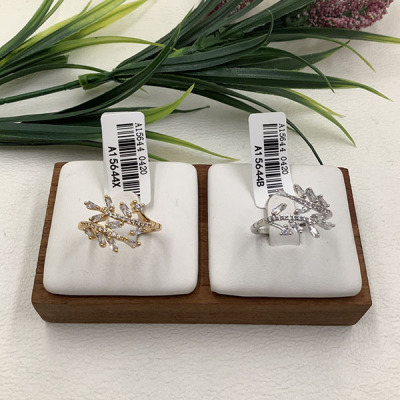 The New Japanese and Korean Fashionmongers Jewelry Ring Simple Temperament Branches Versatile Zircon Ms. Copper Zirconium Ring