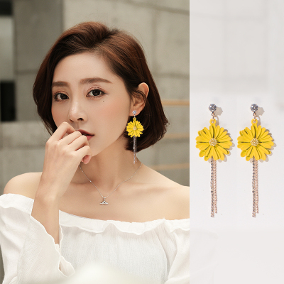 Hot Sale Small Chrysanthemum Daisy 2020 New Earrings Hot Selling Temperament Earrings Fresh Earrings Factory Direct Sales