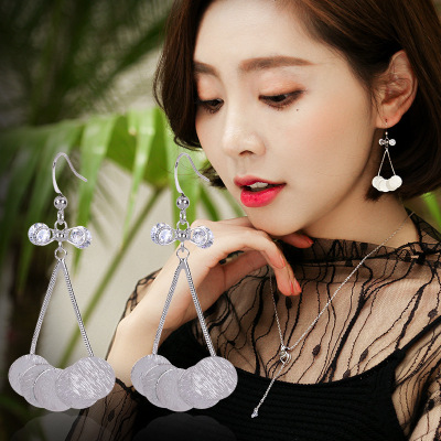 Geometric Small Bow Tie Earrings Metal Slim-Looking Face High-Key Eardrop Hook Long Earrings Flexible Length Ear Hanging Wholesale