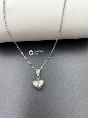 Popular jewelry titanium steel heart necklace three-dimensional glossy heart pendant fashion necklace manufacturers direct sale