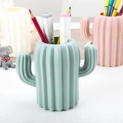 S63-3512 Creative Cactus Pen Simple Office Supplies Desktop Creativity Cool Vase Ornaments