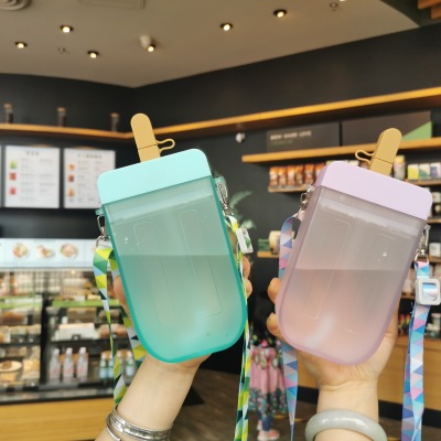 Plastic cup children straw cup fashion creative Popsicle cup outdoor students cute leakproof braces to prevent the cup