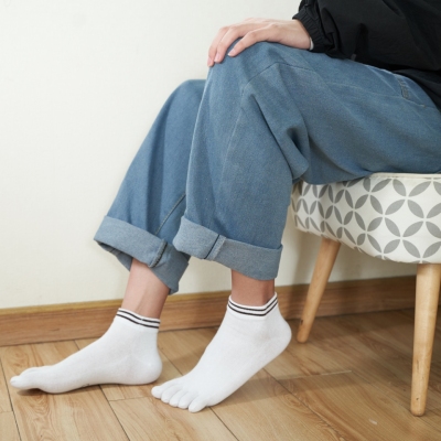 Male Two-Tone Blype Toe Socks