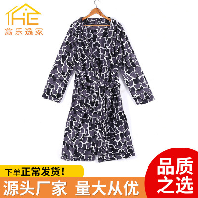New coral down camo printed nightwear simple long men 's multi - needle bathrobe long sleeve warm home dressing gown