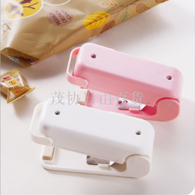 Home portable mini sealer food plastic sealer snack plastic bag sealer home hand press heat sealer