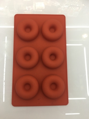 The Model cake doughnut bakeware