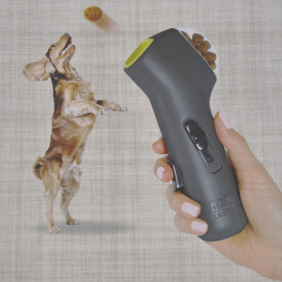 Wholesale bomb feeder for pet supplies dog training snack launcher dog cake gun discipline dog toys