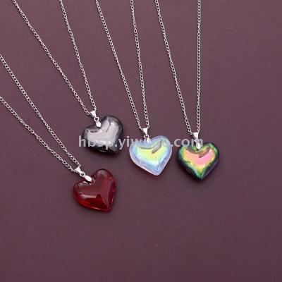 Heart shaped crystal glass pendant lovers necklace electroplated white K chain necklace in a variety of colors and styles