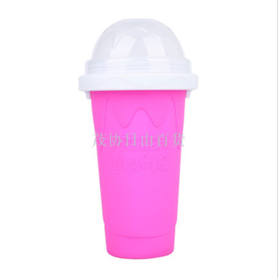An ice cup a shake a fast cooling cup ice shake sound the same type of kneading cup