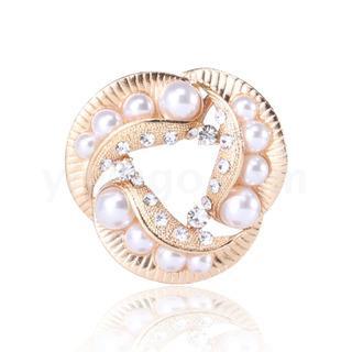 Cross-border hot selling Korean version of Brooch Ins fashionable personality Pearl Brooch high-end simple clothing decoration spot