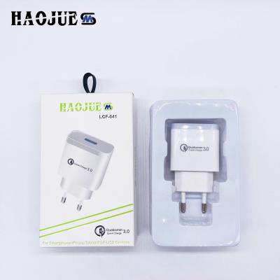 Supermarket chains in Europe and the US are selling a new smart QC3.0 flash recharging adapter for mobile phones