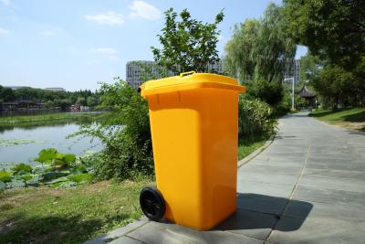 Manufacturer direct sale household 100L classified garbage bin Plastic trailer bucket with wheel and cover