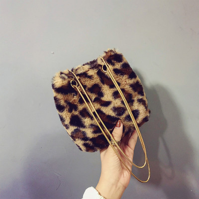 INS Best Selling Bag Women's 2018 Autumn New Fashion Leopard Print Bucket Bag Korean Style All-Matching Fur Bag Messenger Bag