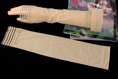 Irregular armguard sleeve Makes seamless ice cream hand sleeve accessible through irregular channels