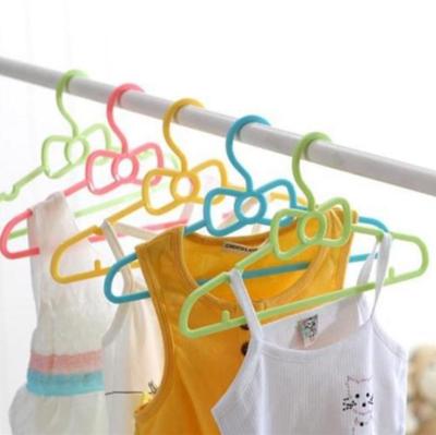Modern Simple Plastic Daily Necessities Green Hanger Factory Direct Sales