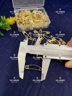 Supply High-Grade Golden Banana Pin Boxed Safety Pin Special Pin for Overseas Huo? Supply