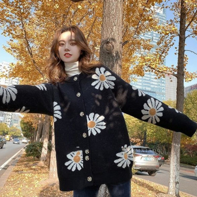 2020 Spring and Autumn Women's Wear little Daisy Knit Cardigan Women's Korean Version round neck languid style loose versatile sweater Women's Coat