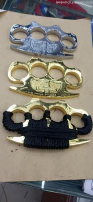 Wholesale and retail high-end genuine outdoor supplies Evil spirit father fist buckle, refers to the tiger, iron lotus