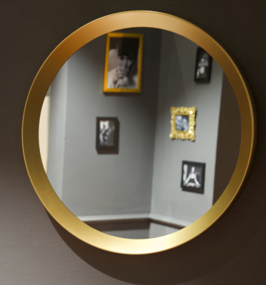 Round wall mirror